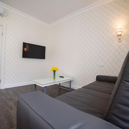 Asao-Apartments Walking Center Zone Lviv Room photo